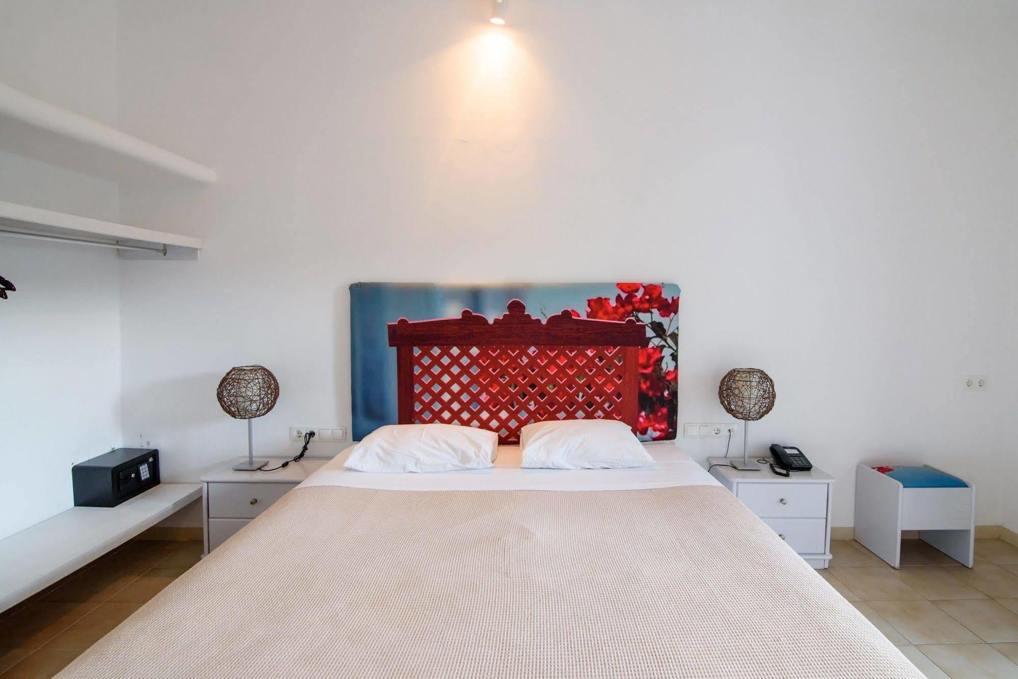 Atlas Boutique Hotel Камарі Екстер'єр фото